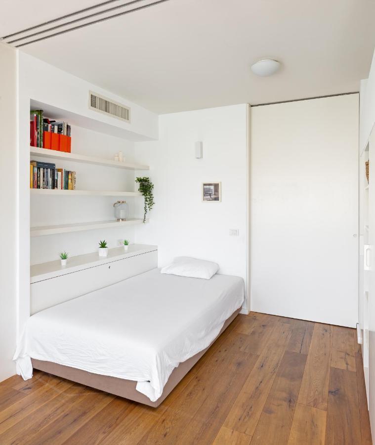 Lagoon View 3Bd Huge Family Apartment Herzelia 외부 사진